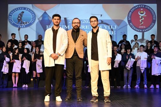 "2025-2026 AKADEMİK YILI BEYAZ ÖNLÜK GİYME TÖRENİ"