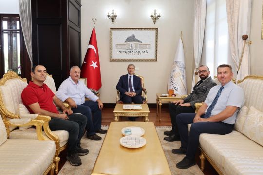 "AFYONKARAHİSAR VALİSİ DR. NACİ AKTAŞ'A HAYIRLI OLSUN ZİYARETİ"