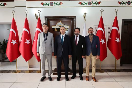 "AFYONKARAHİSAR VALİSİ DR. NACİ AKTAŞ'A ZİYARET"